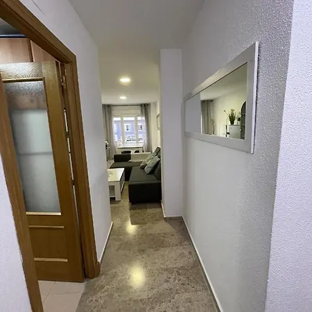 Apartamento Al Lado De La Playa Y Con Garaje *