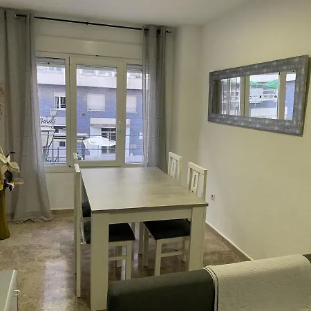Apartamento Al Lado De La Playa Y Con Garaje