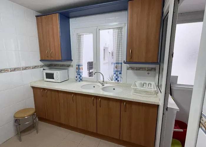 Apartamento Al Lado De La Playa Y Con Garaje * Cádiz