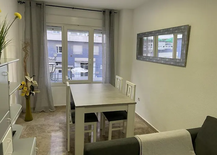 Apartamento Al Lado De La Playa Y Con Garaje