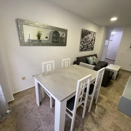 Apartamento Al Lado De La Playa Y Con Garaje Appartement *