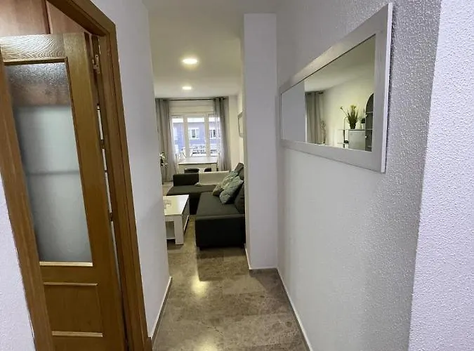 Apartamento Al Lado De La Playa Y Con Garaje *