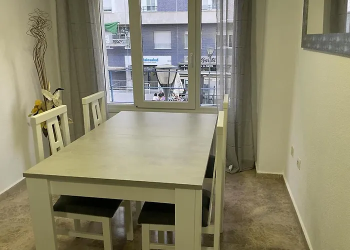 Apartamento Al Lado De La Playa Y Con Garaje * Cadiz