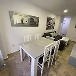 Apartamento Al Lado De La Playa Y Con Garaje Lägenhet *