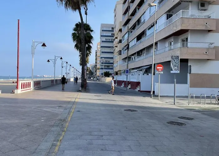 Daire Apartamento Al Lado De La Playa Y Con Garaje